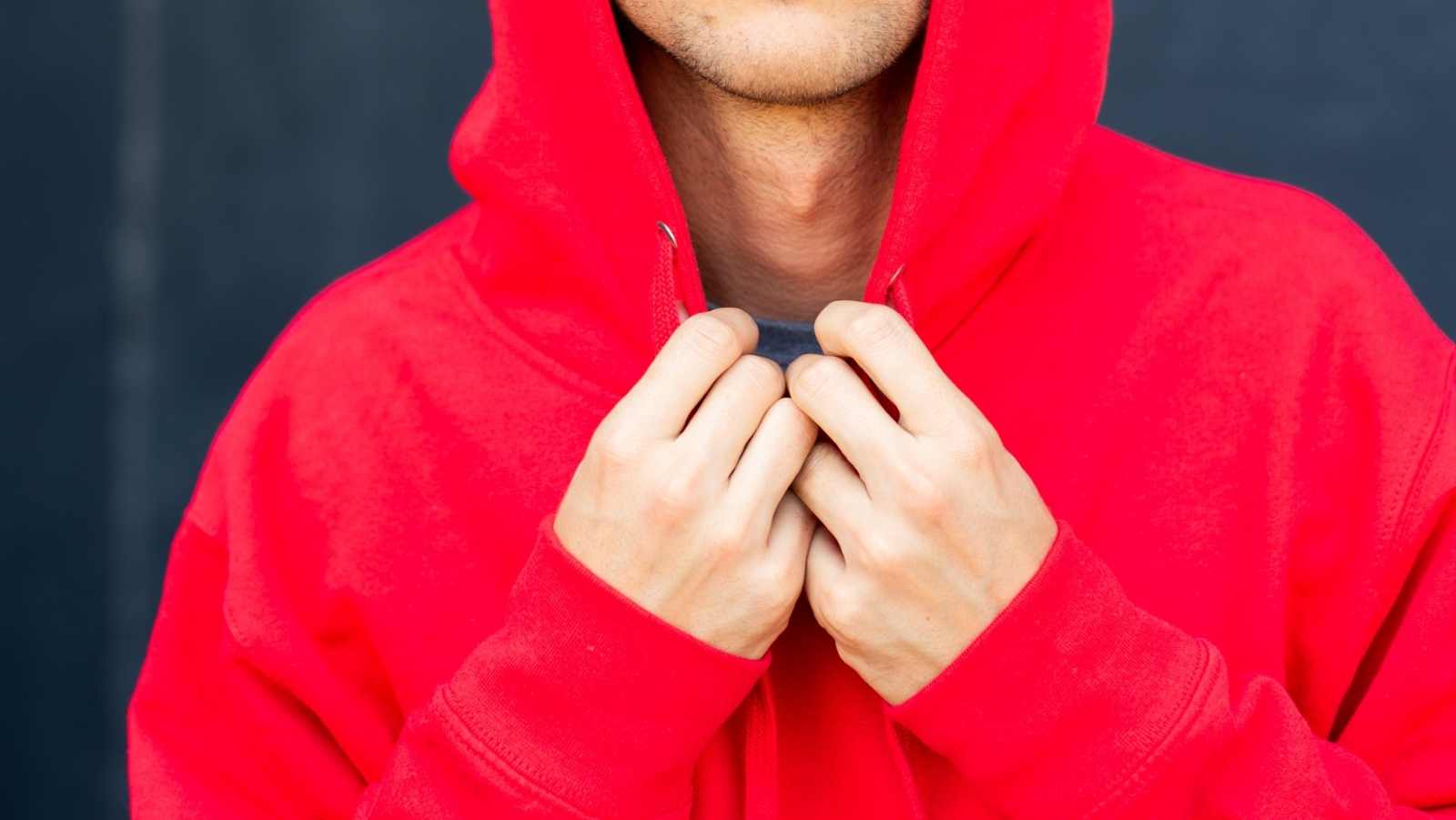 How Essentials Hoodie Become a Wardrobe Staple For Every Occasions